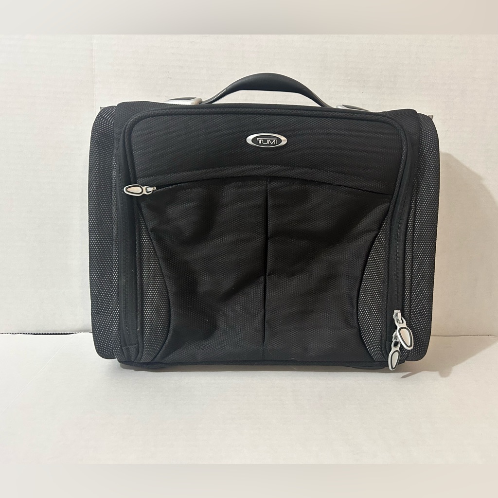 Tumi Ashton Alpha Briefcase Luggage Carry On